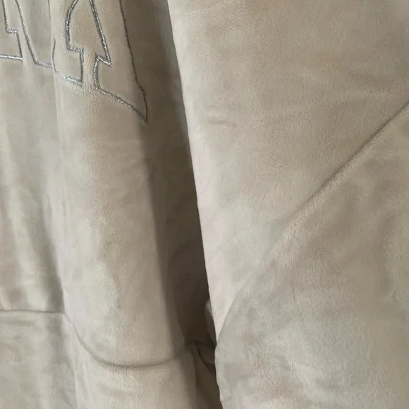 Victoria's Secret PINK Women’s LG Pullover Ivory Shirt SOFT Fleece Long Sleeves - Picture 13 of 16